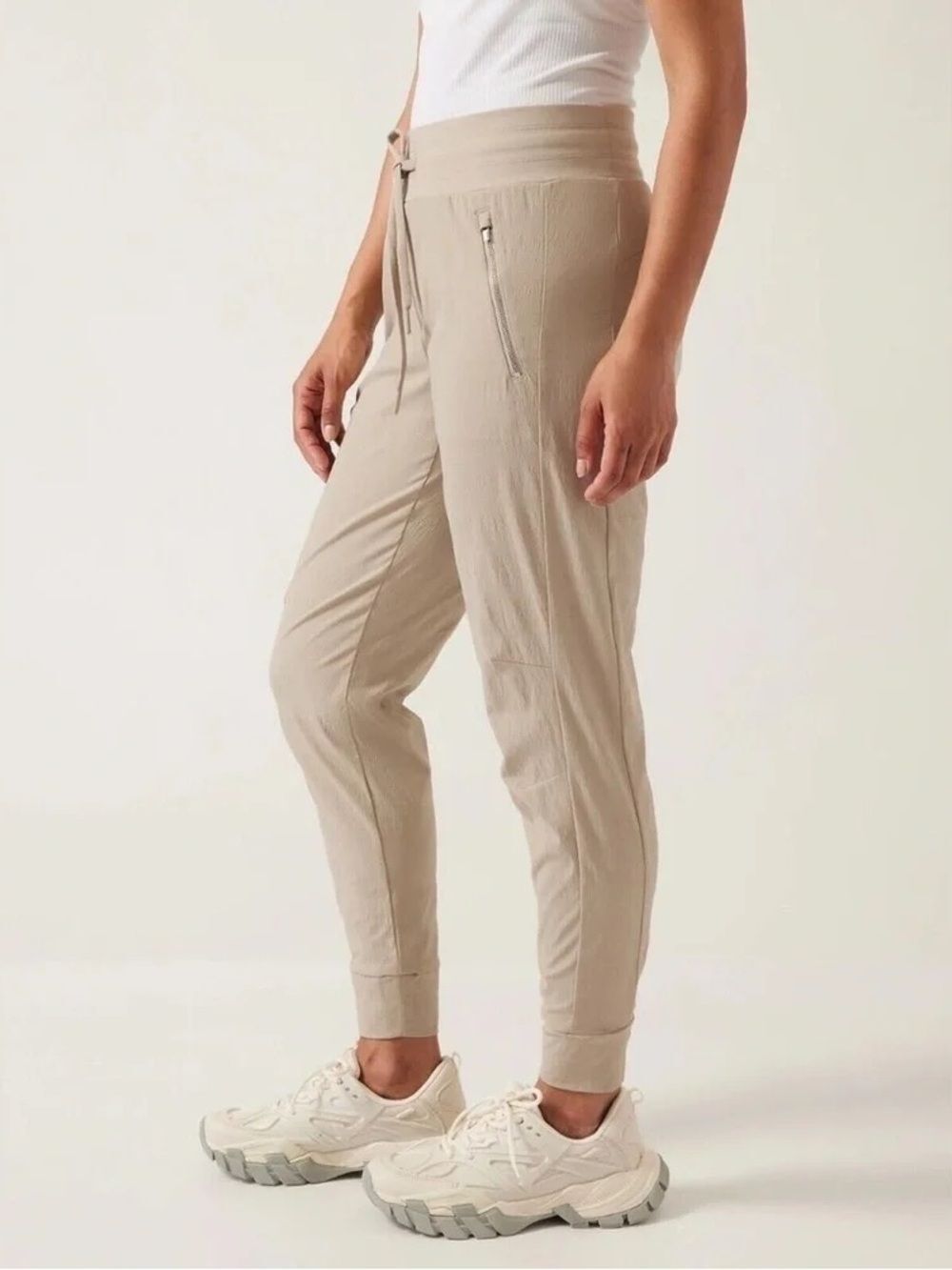 NWT Athleta Sandstone Beige Trekkie North Jogger Pants Sz 14